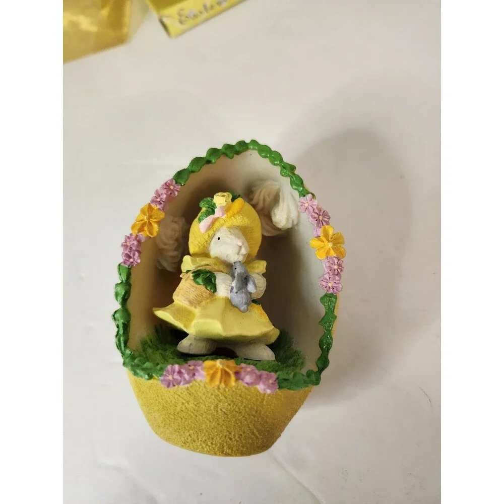 1993 Muffy Vanderbear Collection- Egg Painting Collector Egg